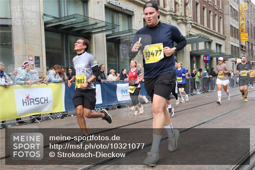 13.09.2026 - 21. swb-Marathon Bremen Strokosch-Dieckow http://msf.ph/oto/10321077 13.09.2026 10:58:56 Ziel 10377, 10415, 10427, 10477, 10492, 10668, 11086, 11125, 11301, 11302, 11500, 11602, 11873, 11913, 12015, 12118, 12127, 12200, 12267, 12297, 12537, 12541, 10254, 10383, 10477, 10485, 10787, 10794, 10832, 10843, 10948, 11030, 11034, 11189, 11228, 11267, 11278, 11488, 11602, 11743, 11955, 12127, 12130, 12131, 12176, 12237, 12271, 12414, 12505 meine-sportfotos.de