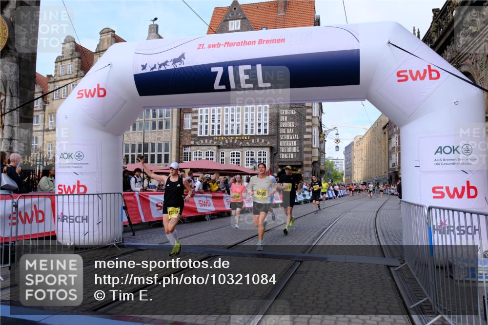 13.09.2026 - 21. swb-Marathon Bremen Tim E. http://msf.ph/oto/10321084 13.09.2026 10:58:51 Ziel 10878, 10879, 11004, 11030, 11152, 11189, 11384, 11455, 11686, 11743, 11953, 11955, 12180, 12237, 12320, 12499, 12505, 12518 meine-sportfotos.de