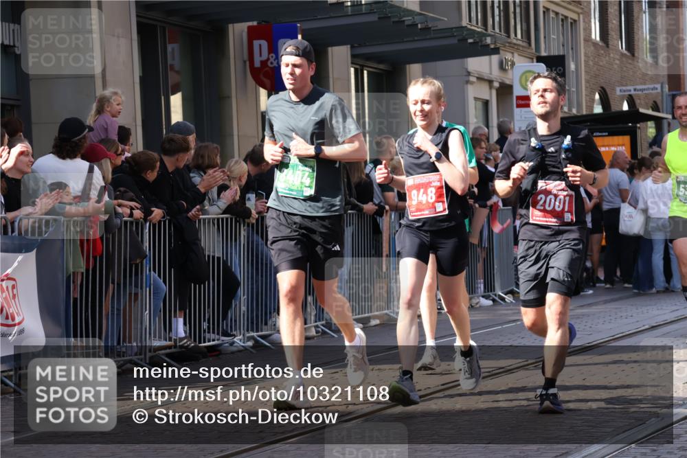 13.09.2026 - 21. swb-Marathon Bremen Strokosch-Dieckow http://msf.ph/oto/10321108 13.09.2026 13:18:06 Ziel 465, 1146, 1419, 2055, 3458, 5307, 5460, 6293, 6294, 6818, 7245, 7491, 7731, 7954, 8404, 8540, 8872, 9019, 9134, 9275, 9609, 10065, 13150, 948, 1631, 1797, 1872, 2001, 2260, 2634, 2671, 3051, 3192, 3241, 3514, 3634, 4131, 4286, 4374, 4733, 5292, 5530, 5695, 5935, 5948, 6152, 6290, 6448, 8094, 8805, 8869, 8943, 8944, 9595, 9596, 9609, 9837, 13041 meine-sportfotos.de