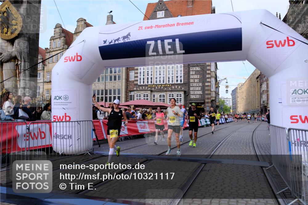 13.09.2026 - 21. swb-Marathon Bremen Tim E. http://msf.ph/oto/10321117 13.09.2026 10:58:51 Ziel 10878, 10879, 11004, 11030, 11152, 11189, 11384, 11455, 11686, 11743, 11953, 11955, 12180, 12237, 12320, 12499, 12505, 12518 meine-sportfotos.de