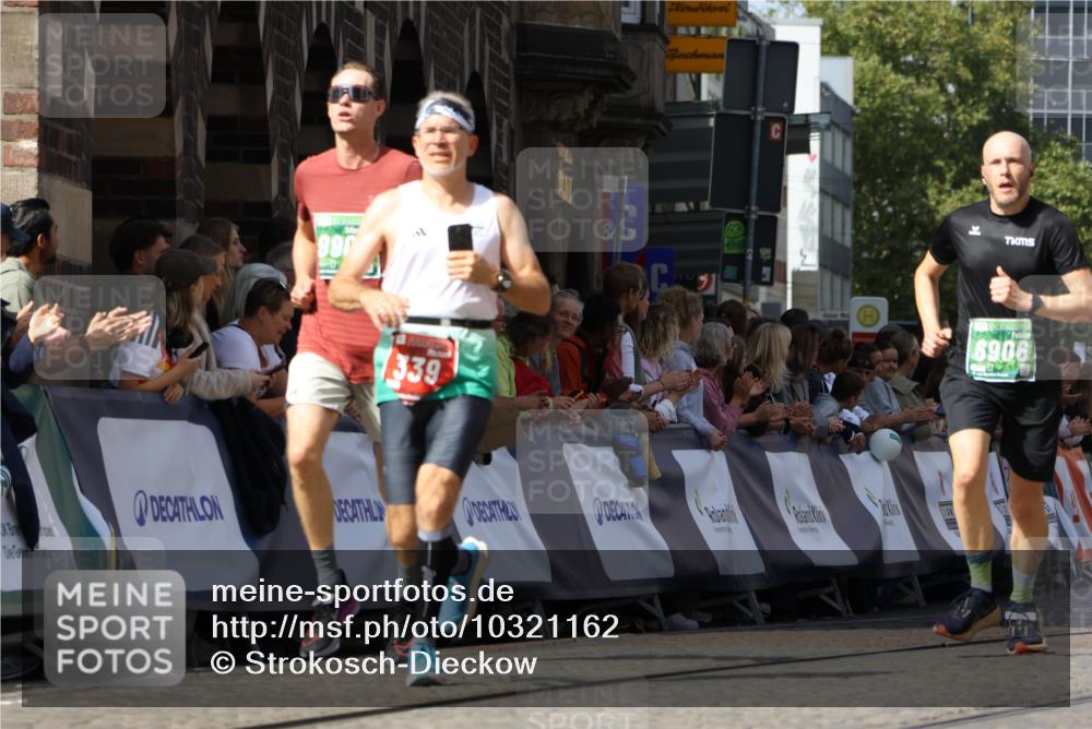13.09.2026 - 21. swb-Marathon Bremen Strokosch-Dieckow http://msf.ph/oto/10321162 13.09.2026 13:08:48 Ziel 339, 678, 715, 1335, 1696, 4082, 4247, 4888, 5424, 8655, 9084, 9582, 1925, 2287, 3330, 4384, 5517, 5636, 5696, 6906, 7262, 8120, 9867, 9906, 9911 meine-sportfotos.de