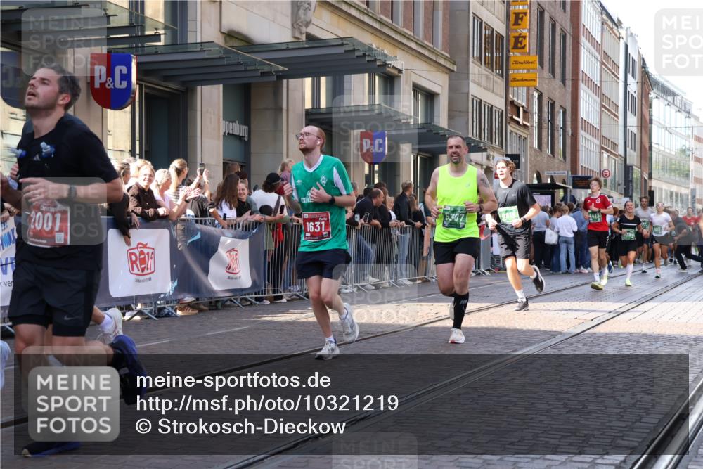 13.09.2026 - 21. swb-Marathon Bremen Strokosch-Dieckow http://msf.ph/oto/10321219 13.09.2026 13:18:09 Ziel 465, 1146, 1419, 2055, 2324, 2948, 3631, 4413, 4642, 5307, 5460, 6293, 6294, 6818, 7245, 7491, 7731, 7954, 8404, 8540, 8872, 9019, 9275, 10065, 13150, 948, 1631, 1797, 1872, 2001, 2260, 2634, 2671, 3051, 3192, 3241, 3458, 3514, 3634, 4131, 4286, 4374, 4733, 5292, 5530, 5695, 5935, 5948, 6152, 6290, 6448, 8094, 8805, 8869, 8943, 8944, 9134, 9595, 9596, 9609, 9837, 10065, 13041 meine-sportfotos.de