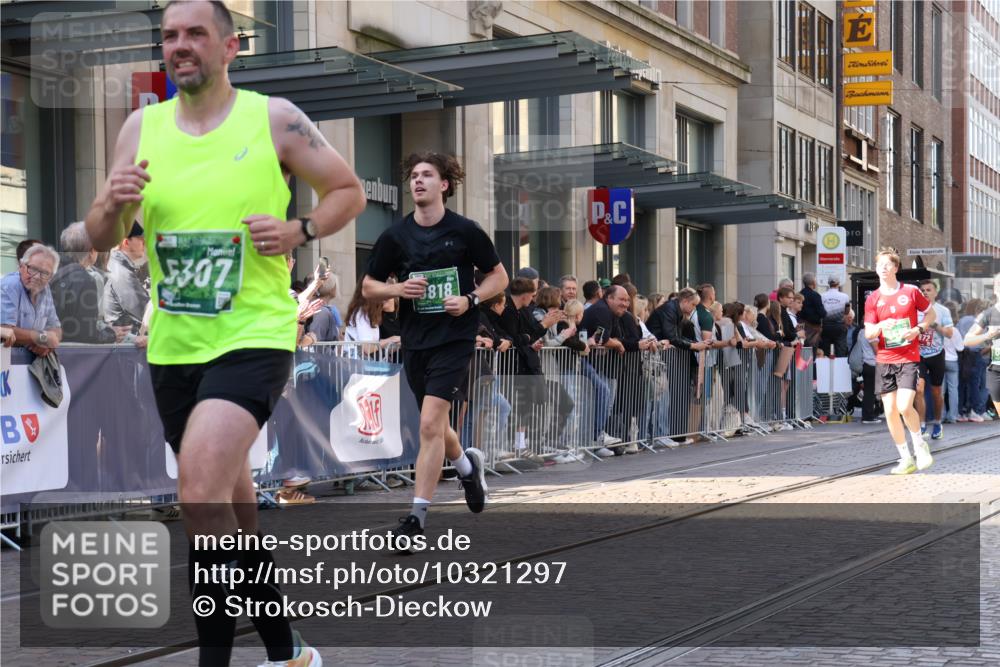 13.09.2026 - 21. swb-Marathon Bremen Strokosch-Dieckow http://msf.ph/oto/10321297 13.09.2026 13:18:11 Ziel 465, 1146, 1419, 2055, 2324, 2948, 3631, 4413, 4642, 5307, 5460, 5867, 6293, 6294, 6818, 7245, 7491, 7731, 7954, 8404, 8540, 8743, 8872, 9019, 9275, 9327, 9833, 13150, 948, 1631, 1797, 1872, 2001, 2260, 2634, 2671, 3192, 3241, 3458, 3514, 3634, 4131, 4733, 5292, 5695, 5935, 5948, 6152, 6290, 6448, 8094, 8805, 8869, 8943, 8944, 9134, 9595, 9596, 9609, 9837, 10065, 13041 meine-sportfotos.de