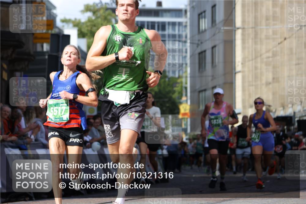 13.09.2026 - 21. swb-Marathon Bremen Strokosch-Dieckow http://msf.ph/oto/10321316 13.09.2026 13:08:51 Ziel 339, 678, 715, 1335, 1696, 3276, 4082, 4888, 5424, 6842, 7064, 7121, 8655, 9084, 9582, 1925, 2287, 4384, 5517, 5636, 5696, 6906, 7262, 8120, 9911 meine-sportfotos.de