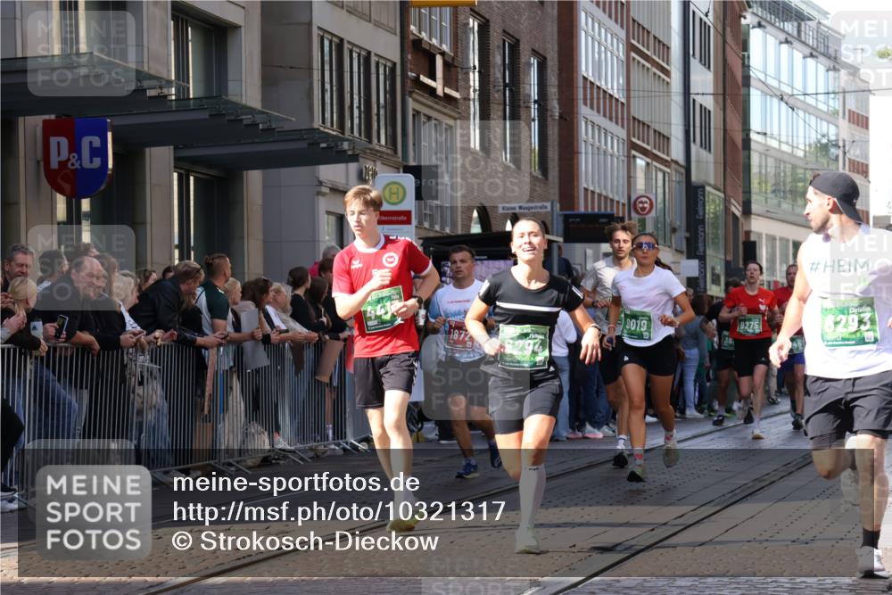 13.09.2026 - 21. swb-Marathon Bremen Strokosch-Dieckow http://msf.ph/oto/10321317 13.09.2026 13:18:11 Ziel 465, 1146, 1419, 2055, 2324, 2948, 3631, 4413, 4642, 5307, 5460, 5867, 6293, 6294, 6818, 7245, 7491, 7731, 7954, 8404, 8540, 8743, 8872, 9019, 9275, 9327, 9833, 13150, 948, 1631, 1797, 1872, 2001, 2260, 2634, 2671, 3192, 3241, 3458, 3514, 3634, 4131, 4733, 5292, 5695, 5935, 5948, 6152, 6290, 6448, 8094, 8805, 8869, 8943, 8944, 9134, 9595, 9596, 9609, 9837, 10065, 13041 meine-sportfotos.de