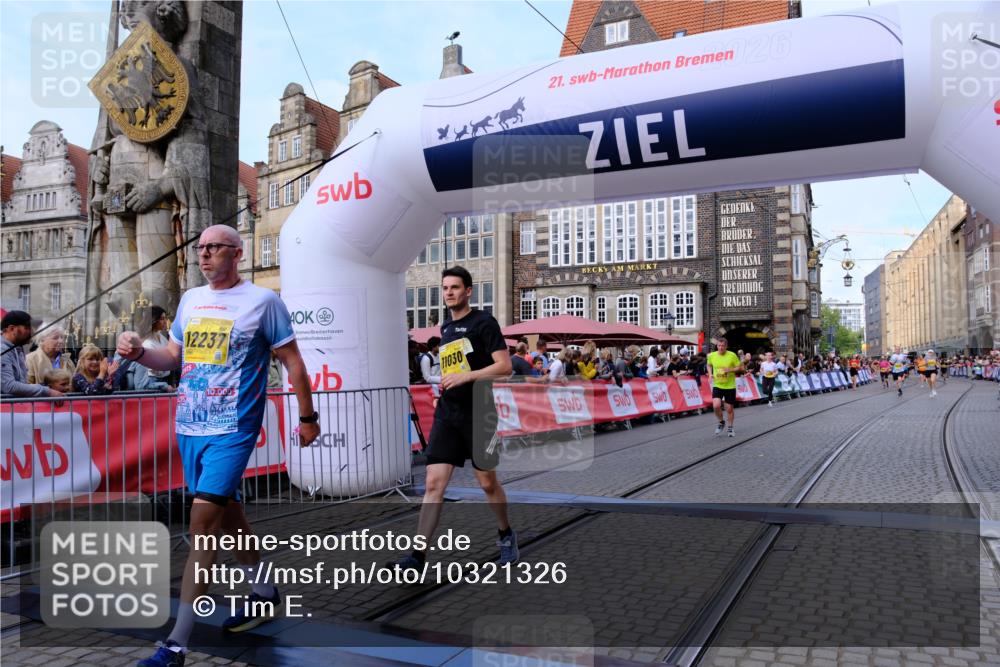 13.09.2026 - 21. swb-Marathon Bremen Tim E. http://msf.ph/oto/10321326 13.09.2026 10:58:56 Ziel 10878, 10879, 11030, 11189, 11228, 11384, 11488, 11743, 11955, 12180, 12237, 12320, 12499, 12505 meine-sportfotos.de