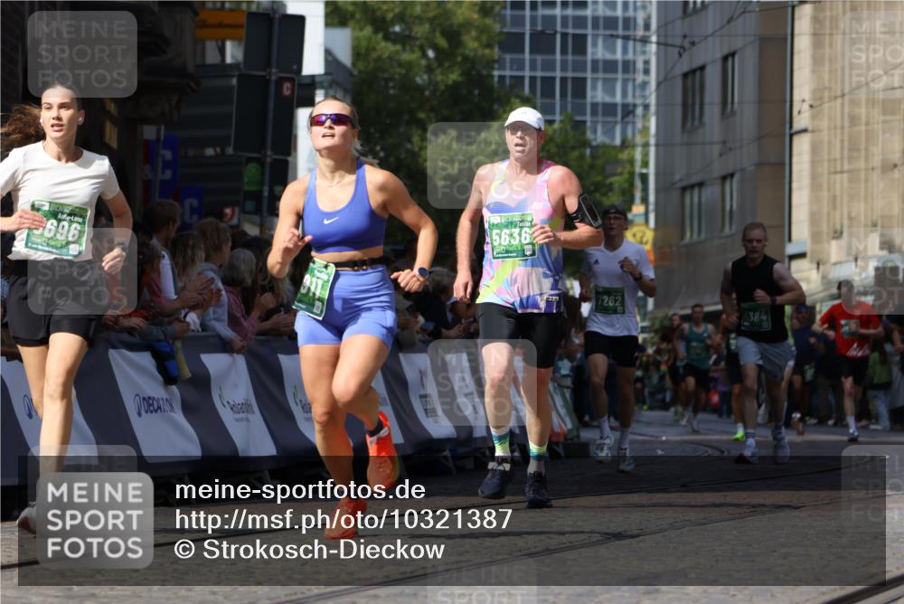 13.09.2026 - 21. swb-Marathon Bremen Strokosch-Dieckow http://msf.ph/oto/10321387 13.09.2026 13:08:53 Ziel 339, 715, 1335, 1696, 3276, 4033, 4082, 4888, 5377, 5424, 6842, 7064, 7121, 8655, 9084, 1925, 2287, 2291, 4384, 5636, 5696, 7262, 8120, 8830, 9911 meine-sportfotos.de