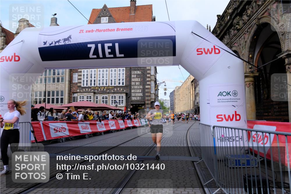 13.09.2026 - 21. swb-Marathon Bremen Tim E. http://msf.ph/oto/10321440 13.09.2026 10:59:01 Ziel 10254, 10485, 10794, 10832, 10878, 10948, 11030, 11189, 11228, 11488, 11743, 11955, 12176, 12237, 12320, 12499, 12505 meine-sportfotos.de
