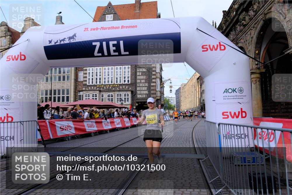 13.09.2026 - 21. swb-Marathon Bremen Tim E. http://msf.ph/oto/10321500 13.09.2026 10:59:01 Ziel 10254, 10485, 10794, 10832, 10878, 10948, 11030, 11189, 11228, 11488, 11743, 11955, 12176, 12237, 12320, 12499, 12505 meine-sportfotos.de