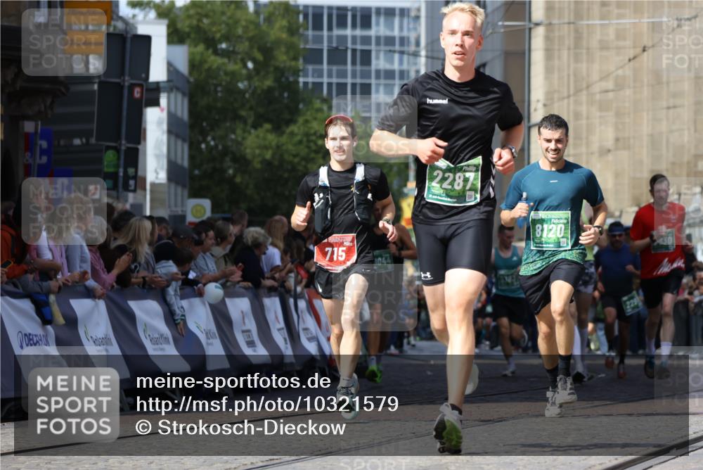 13.09.2026 - 21. swb-Marathon Bremen Strokosch-Dieckow http://msf.ph/oto/10321579 13.09.2026 13:09:00 Ziel 715, 3110, 3276, 4033, 4888, 5377, 6842, 7064, 7121, 8555, 9084, 9240, 9411, 9702, 1241, 2287, 2291, 2909, 4898, 5383, 7262, 8120, 8830, 9904, 10044 meine-sportfotos.de