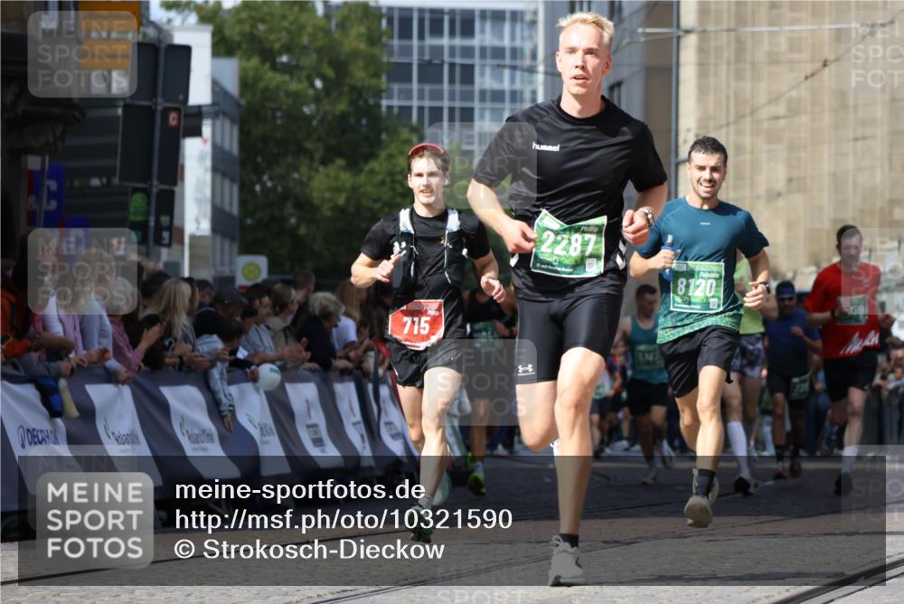 13.09.2026 - 21. swb-Marathon Bremen Strokosch-Dieckow http://msf.ph/oto/10321590 13.09.2026 13:09:00 Ziel 715, 3110, 3276, 4033, 4888, 5377, 6842, 7064, 7121, 8555, 9084, 9240, 9411, 9702, 1241, 2287, 2291, 2909, 4898, 5383, 7262, 8120, 8830, 9904, 10044 meine-sportfotos.de