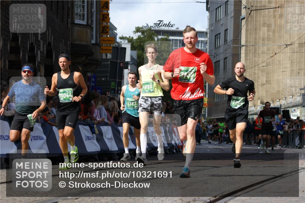 13.09.2026 - 21. swb-Marathon Bremen Strokosch-Dieckow http://msf.ph/oto/10321691 13.09.2026 13:09:06 Ziel 715, 3110, 3276, 3330, 4033, 5377, 5517, 5696, 6842, 6906, 7064, 7121, 8555, 9240, 9411, 9702, 9867, 9906, 9911, 1241, 2291, 2909, 3197, 4895, 4898, 5383, 8759, 8830, 9866, 9904, 10044 meine-sportfotos.de