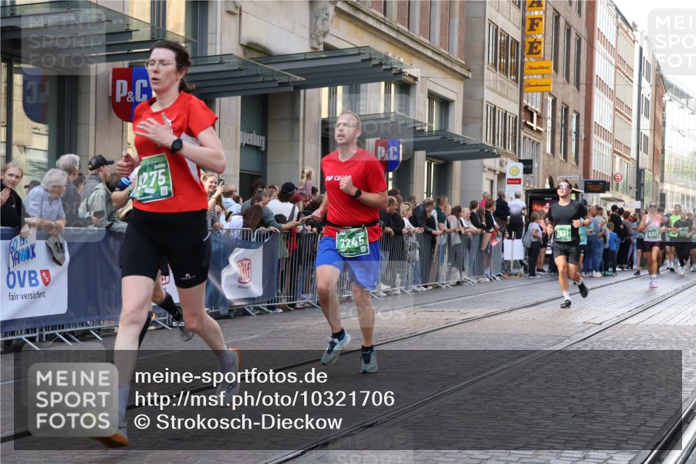 13.09.2026 - 21. swb-Marathon Bremen Strokosch-Dieckow http://msf.ph/oto/10321706 13.09.2026 13:18:18 Ziel 465, 1419, 2055, 2324, 2948, 3631, 4120, 4413, 4642, 5307, 5867, 6293, 6294, 6787, 6818, 7104, 7163, 7245, 7731, 8404, 8540, 8743, 8872, 9019, 9275, 9327, 9833, 1146, 1419, 1631, 1797, 1872, 2260, 2634, 2671, 3241, 3458, 3514, 3634, 4131, 4733, 5292, 5460, 5695, 5948, 6152, 6290, 6448, 7491, 7954, 8094, 8805, 8943, 8944, 9134, 9609, 10065, 13150 meine-sportfotos.de