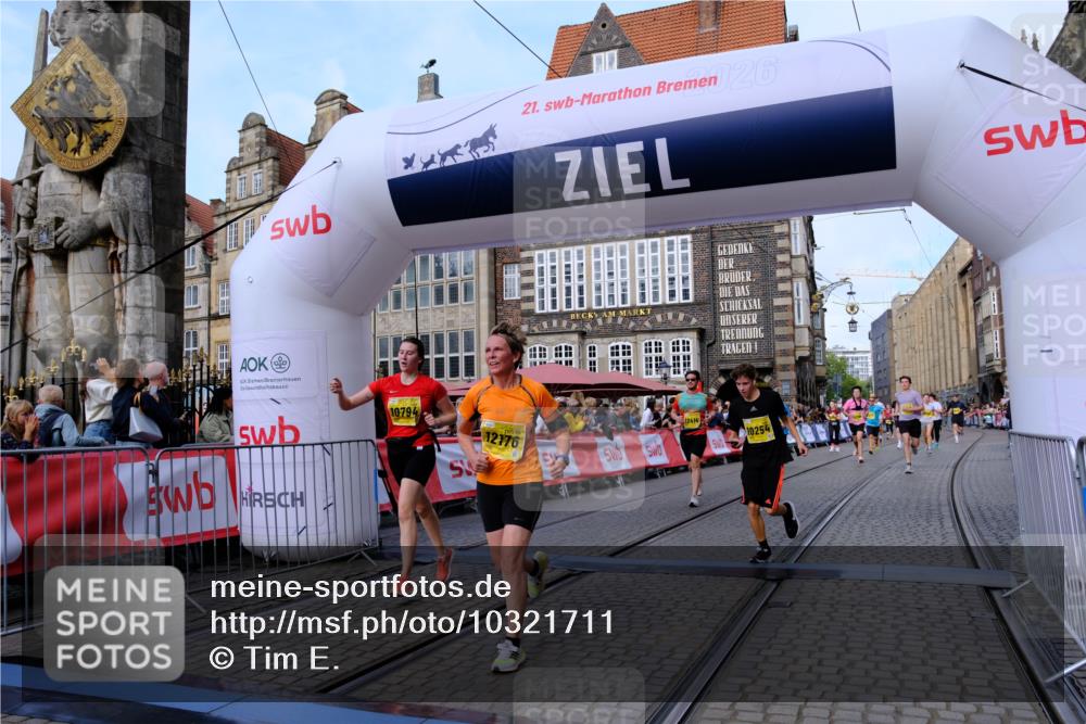 13.09.2026 - 21. swb-Marathon Bremen Tim E. http://msf.ph/oto/10321711 13.09.2026 10:59:08 Ziel 10254, 10383, 10485, 10787, 10794, 10832, 10843, 10948, 11034, 11228, 11267, 11278, 11488, 11743, 12130, 12131, 12176, 12271, 12414 meine-sportfotos.de