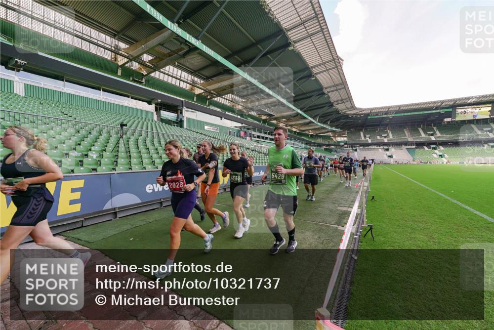 13.09.2026 - 21. swb-Marathon Bremen Michael Burmester http://msf.ph/oto/10321737 13.09.2026 13:22:13 Laufen im Stadion 128, 160, 211, 258, 343, 351, 423, 441, 571, 601, 620, 782, 851, 1060, 1094, 1157, 1158, 1177, 1178, 1259, 1316, 1344, 1417, 1518, 1657, 1669, 1676, 1691, 1729, 1788, 1808, 1846, 1883, 2139, 2201, 2213, 2258, 2290, 2414, 2504, 2526, 2551, 2619, 2632, 2652, 2660, 2685, 2711, 2736, 2828, 2954, 2964, 2995, 3004, 3010, 3022, 3034, 3070, 3074, 3144, 3225, 3351, 3505, 3530, 3682, 3784, 4020, 4054, 4406, 4407, 4431, 4584, 1506 meine-sportfotos.de