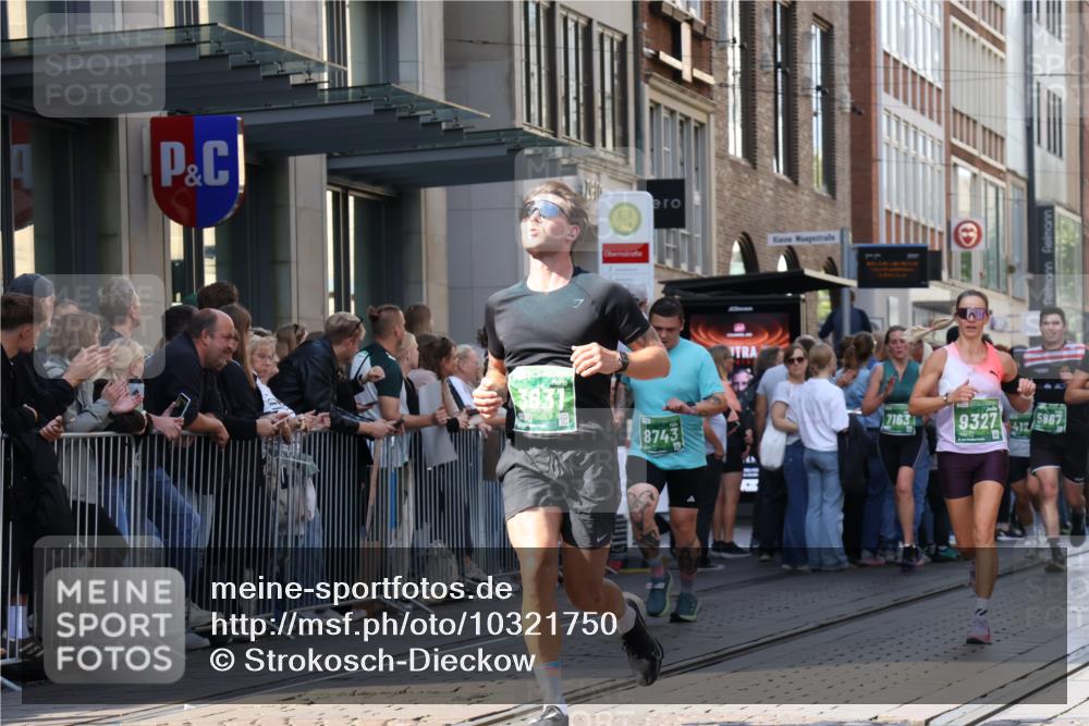 13.09.2026 - 21. swb-Marathon Bremen Strokosch-Dieckow http://msf.ph/oto/10321750 13.09.2026 13:18:20 Ziel 465, 2055, 2324, 2948, 3631, 4120, 4413, 4642, 5307, 5867, 6293, 6294, 6787, 6818, 7104, 7163, 7245, 7731, 8404, 8540, 8743, 8872, 9019, 9275, 9327, 9833, 1146, 1419, 1631, 1872, 2260, 2671, 3241, 3458, 3514, 3634, 4131, 4733, 5292, 5460, 5695, 5948, 6152, 6290, 6448, 7491, 7954, 8094, 8943, 8944, 9134, 9609, 10065, 13150 meine-sportfotos.de