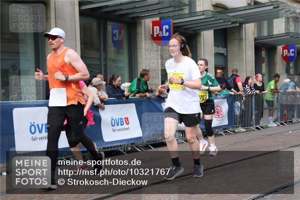 13.09.2026 - 21. swb-Marathon Bremen Strokosch-Dieckow http://msf.ph/oto/10321767 13.09.2026 10:59:12 Ziel 10147, 10377, 10492, 10745, 10922, 11151, 11207, 11500, 11519, 11594, 11873, 12267, 12295, 12481, 12527, 12537, 10254, 10383, 10415, 10427, 10477, 10492, 10668, 10787, 10794, 10843, 11034, 11086, 11125, 11267, 11278, 11301, 11302, 11602, 11913, 12015, 12118, 12127, 12130, 12131, 12176, 12200, 12271, 12297, 12414, 12541 meine-sportfotos.de