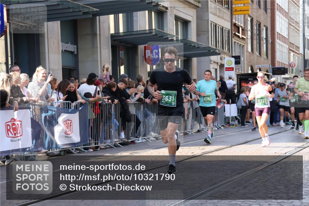 13.09.2026 - 21. swb-Marathon Bremen Strokosch-Dieckow http://msf.ph/oto/10321790 13.09.2026 13:18:21 Ziel 465, 2055, 2324, 2948, 3631, 4120, 4413, 4642, 5307, 5867, 6293, 6294, 6787, 6818, 7104, 7163, 7245, 7602, 7731, 8404, 8540, 8743, 8872, 9019, 9275, 9327, 9833, 1146, 1419, 1631, 1872, 2260, 2671, 3241, 3458, 3514, 3634, 4131, 4733, 5292, 5307, 5460, 5695, 5948, 6152, 6290, 6448, 7491, 7954, 8094, 8943, 8944, 9134, 9609, 10065, 13150 meine-sportfotos.de
