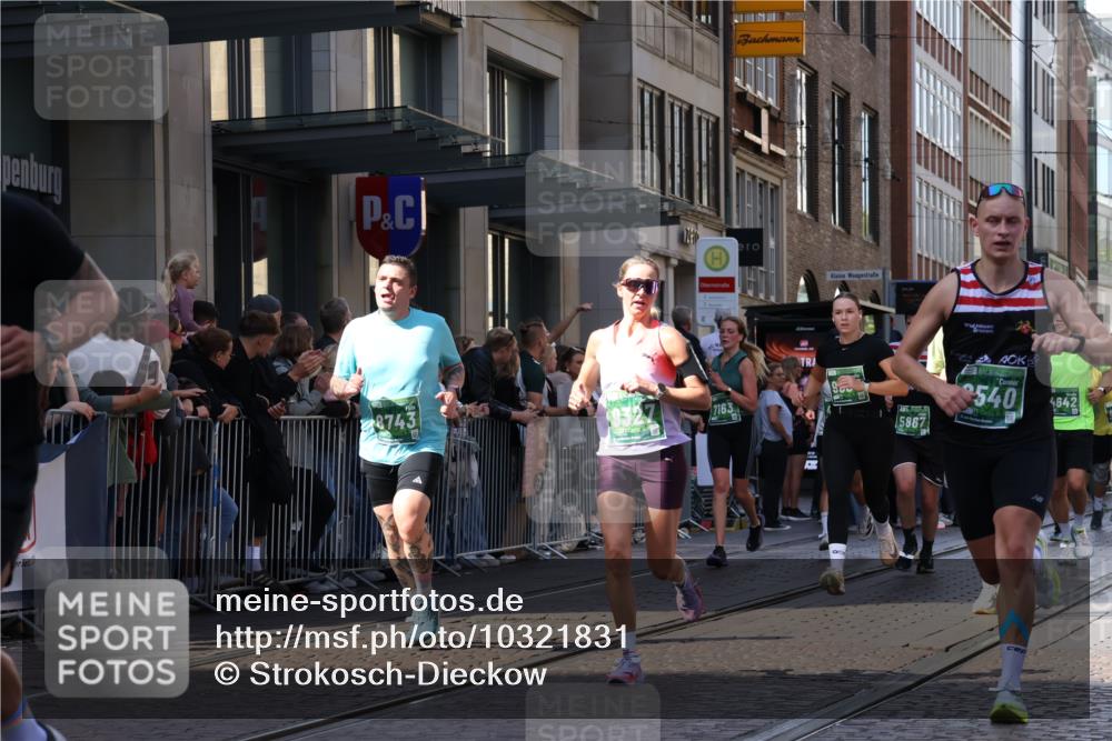 13.09.2026 - 21. swb-Marathon Bremen Strokosch-Dieckow http://msf.ph/oto/10321831 13.09.2026 13:18:22 Ziel 465, 2055, 2324, 2948, 3631, 4120, 4413, 4642, 5277, 5867, 6293, 6294, 6787, 6818, 7104, 7163, 7245, 7602, 7731, 8404, 8540, 8743, 8872, 9019, 9275, 9327, 9833, 1146, 1419, 1872, 2260, 2671, 3241, 3458, 3514, 3634, 4131, 4733, 5292, 5307, 5460, 5695, 5948, 6152, 6290, 6448, 7491, 7954, 8094, 8943, 8944, 9134, 9609, 10065, 13150 meine-sportfotos.de