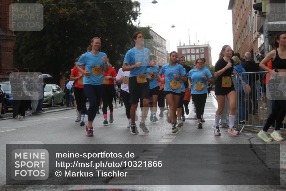 13.09.2026 - Kiel Lauf Markus Tischler http://msf.ph/oto/10321866 13.09.2026 10:55:53 Fleethörn 3237, 3235, 340, 819 meine-sportfotos.de