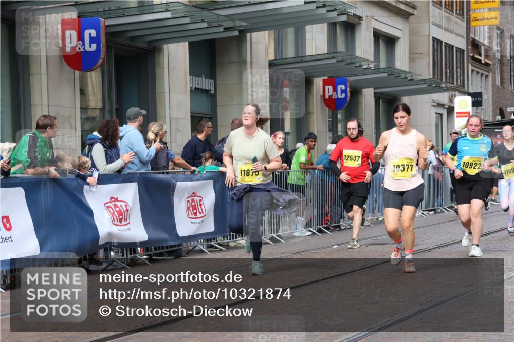 13.09.2026 - 21. swb-Marathon Bremen Strokosch-Dieckow http://msf.ph/oto/10321874 13.09.2026 10:59:18 Ziel 10147, 10355, 10377, 10669, 10745, 10922, 10928, 10929, 11056, 11089, 11151, 11194, 11207, 11419, 11501, 11519, 11594, 11803, 11873, 12138, 12295, 12480, 12481, 12527, 10383, 10415, 10427, 10477, 10492, 10668, 10843, 11034, 11086, 11125, 11301, 11302, 11500, 11602, 11913, 12015, 12118, 12127, 12131, 12200, 12267, 12271, 12297, 12537, 12541 meine-sportfotos.de