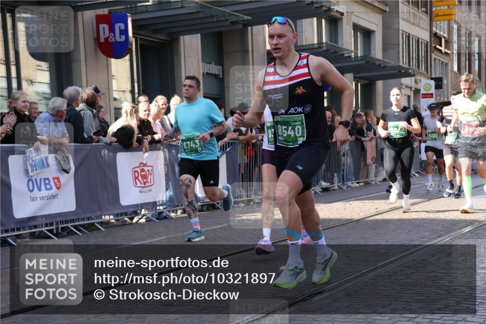 13.09.2026 - 21. swb-Marathon Bremen Strokosch-Dieckow http://msf.ph/oto/10321897 13.09.2026 13:18:24 Ziel 307, 465, 2324, 2948, 3631, 4120, 4413, 4642, 5277, 5867, 6787, 6818, 7104, 7163, 7245, 7602, 7731, 8404, 8540, 8743, 8872, 9019, 9275, 9327, 9833, 1146, 1419, 1872, 2055, 2260, 2671, 3241, 3458, 3514, 3634, 4131, 4733, 5292, 5307, 5460, 5695, 6152, 6293, 6294, 6818, 7491, 7954, 8094, 8943, 8944, 9134, 9609, 10065, 13150 meine-sportfotos.de