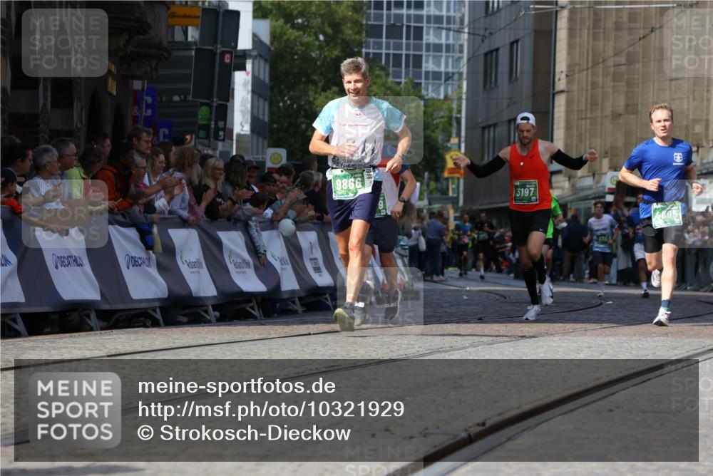 13.09.2026 - 21. swb-Marathon Bremen Strokosch-Dieckow http://msf.ph/oto/10321929 13.09.2026 13:09:15 Ziel 1925, 2287, 3110, 3330, 4384, 5517, 5636, 5696, 6906, 7262, 8120, 8555, 9240, 9411, 9702, 9867, 9906, 9911, 1034, 3197, 4895, 5111, 6652, 8759, 9789, 9866 meine-sportfotos.de