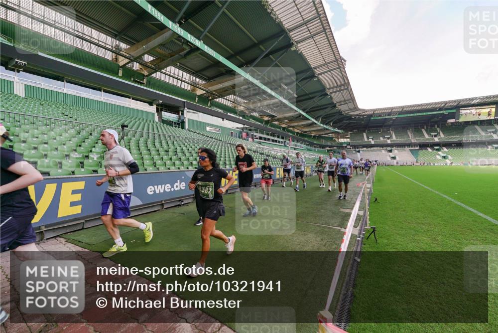 13.09.2026 - 21. swb-Marathon Bremen Michael Burmester http://msf.ph/oto/10321941 13.09.2026 13:22:34 Laufen im Stadion 128, 160, 211, 258, 343, 351, 423, 441, 533, 571, 601, 609, 708, 782, 851, 892, 1060, 1094, 1157, 1158, 1177, 1178, 1259, 1316, 1331, 1344, 1417, 1518, 1657, 1669, 1676, 1691, 1729, 1746, 1788, 1883, 2213, 2290, 2433, 2475, 2504, 2526, 2551, 2619, 2632, 2652, 2660, 2685, 2711, 2828, 2954, 2964, 2995, 3022, 3034, 3144, 3225, 3252, 3347, 3351, 3423, 3505, 3530, 3559, 3682, 3727, 3784, 3819, 4020, 4054, 4231, 4406, 4407, 4431, 4467, 4584, 1506 meine-sportfotos.de