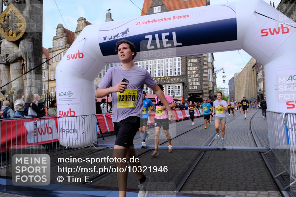 13.09.2026 - 21. swb-Marathon Bremen Tim E. http://msf.ph/oto/10321946 13.09.2026 10:59:12 Ziel 10254, 10383, 10427, 10477, 10485, 10787, 10794, 10832, 10843, 10948, 11034, 11228, 11267, 11278, 11488, 11602, 12015, 12127, 12130, 12131, 12176, 12271, 12297, 12414 meine-sportfotos.de