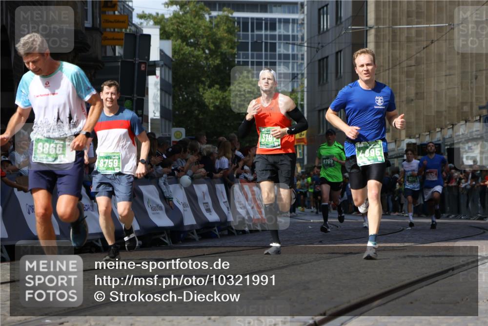 13.09.2026 - 21. swb-Marathon Bremen Strokosch-Dieckow http://msf.ph/oto/10321991 13.09.2026 13:09:17 Ziel 1925, 2287, 3110, 3330, 4384, 5517, 5636, 5696, 6906, 7262, 8120, 9240, 9867, 9906, 9911, 1034, 3197, 4895, 5111, 6652, 8759, 9789, 9866 meine-sportfotos.de