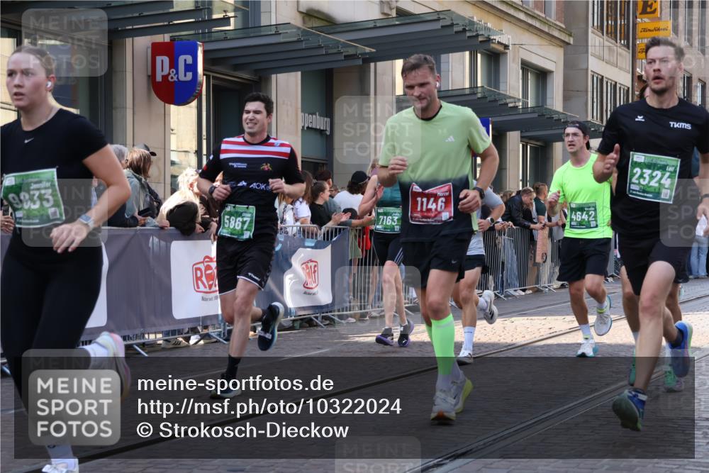13.09.2026 - 21. swb-Marathon Bremen Strokosch-Dieckow http://msf.ph/oto/10322024 13.09.2026 13:18:26 Ziel 307, 465, 2324, 2948, 3631, 4120, 4413, 4642, 4916, 5277, 5867, 6787, 7104, 7163, 7245, 7602, 7731, 8404, 8540, 8743, 8872, 9019, 9275, 9327, 9833, 1146, 1419, 1872, 2055, 2260, 2671, 3241, 3458, 3514, 3634, 4131, 5292, 5307, 5460, 5695, 6152, 6293, 6294, 6818, 7491, 7731, 7954, 8094, 8404, 8872, 8943, 8944, 9019, 9134, 9609, 10065, 13150 meine-sportfotos.de