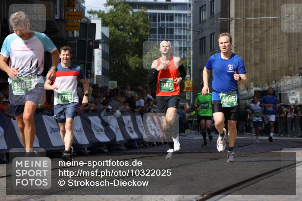 13.09.2026 - 21. swb-Marathon Bremen Strokosch-Dieckow http://msf.ph/oto/10322025 13.09.2026 13:09:17 Ziel 1925, 2287, 3110, 3330, 4384, 5517, 5636, 5696, 6906, 7262, 8120, 9240, 9867, 9906, 9911, 1034, 3197, 4895, 5111, 6652, 8759, 9789, 9866 meine-sportfotos.de