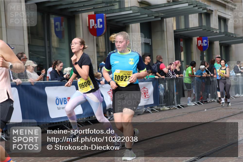 13.09.2026 - 21. swb-Marathon Bremen Strokosch-Dieckow http://msf.ph/oto/10322038 13.09.2026 10:59:20 Ziel 10147, 10236, 10355, 10377, 10669, 10745, 10922, 10928, 10929, 11054, 11056, 11089, 11151, 11194, 11207, 11419, 11501, 11519, 11594, 11803, 11873, 12138, 12242, 12243, 12295, 12480, 12481, 12527, 10377, 10383, 10415, 10427, 10477, 10492, 10668, 10843, 11034, 11086, 11125, 11301, 11302, 11500, 11602, 11873, 11913, 12015, 12118, 12127, 12200, 12267, 12297, 12537, 12541 meine-sportfotos.de