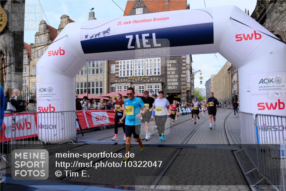 13.09.2026 - 21. swb-Marathon Bremen Tim E. http://msf.ph/oto/10322047 13.09.2026 10:59:15 Ziel 10254, 10383, 10415, 10427, 10477, 10485, 10787, 10794, 10832, 10843, 10948, 11034, 11267, 11278, 11602, 11913, 12015, 12127, 12130, 12131, 12176, 12271, 12297, 12414 meine-sportfotos.de