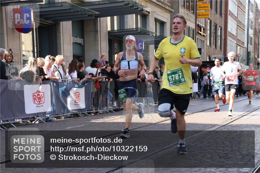 13.09.2026 - 21. swb-Marathon Bremen Strokosch-Dieckow http://msf.ph/oto/10322159 13.09.2026 13:18:29 Ziel 307, 465, 2324, 2948, 3631, 4120, 4413, 4642, 4916, 5277, 5867, 6310, 6787, 7104, 7163, 7245, 7602, 7791, 8540, 8743, 9327, 9833, 13184, 1146, 1419, 1872, 2055, 3458, 3634, 5292, 5307, 5460, 6152, 6293, 6294, 6818, 7245, 7491, 7731, 7954, 8404, 8872, 9019, 9134, 9275, 9609, 10065, 13150 meine-sportfotos.de