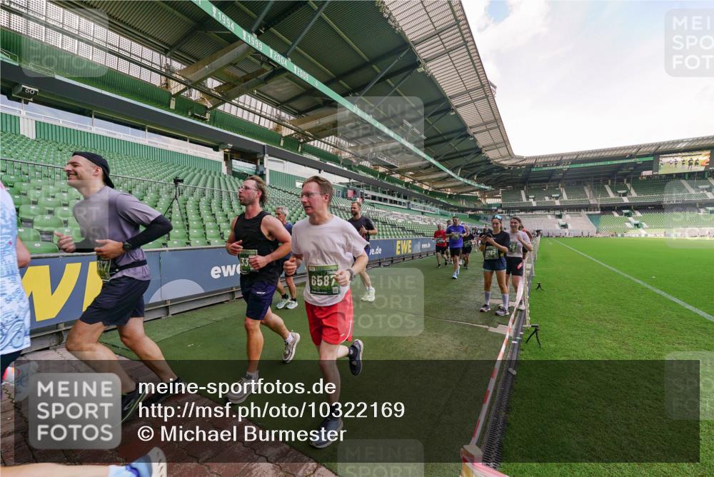 13.09.2026 - 21. swb-Marathon Bremen Michael Burmester http://msf.ph/oto/10322169 13.09.2026 13:23:05 Laufen im Stadion 128, 160, 211, 258, 324, 343, 351, 434, 533, 571, 609, 708, 721, 851, 892, 1157, 1178, 1259, 1331, 1344, 1417, 1597, 1598, 1657, 1669, 1691, 1729, 1746, 1788, 1883, 2213, 2286, 2290, 2433, 2445, 2475, 2495, 2504, 2526, 2619, 2632, 2652, 2660, 2685, 2711, 2768, 2936, 2964, 2968, 3034, 3225, 3252, 3282, 3288, 3289, 3292, 3347, 3351, 3364, 3395, 3423, 3447, 3505, 3530, 3559, 3682, 3727, 3770, 3784, 3819, 4020, 4054, 4231, 4406, 4407, 4431, 4466, 4467, 4584, 1506 meine-sportfotos.de