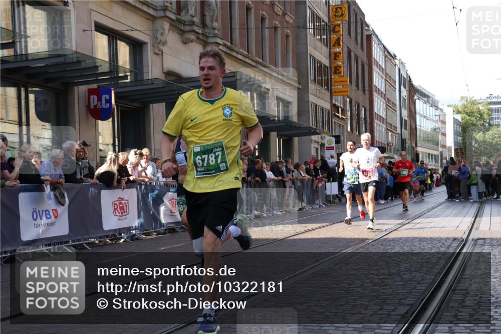 13.09.2026 - 21. swb-Marathon Bremen Strokosch-Dieckow http://msf.ph/oto/10322181 13.09.2026 13:18:29 Ziel 307, 465, 2324, 2948, 3631, 4120, 4413, 4642, 4916, 5277, 5867, 6310, 6787, 7104, 7163, 7245, 7602, 7791, 8540, 8743, 9327, 9833, 13184, 1146, 1419, 1872, 2055, 3458, 3634, 5292, 5307, 5460, 6152, 6293, 6294, 6818, 7245, 7491, 7731, 7954, 8404, 8872, 9019, 9134, 9275, 9609, 10065, 13150 meine-sportfotos.de