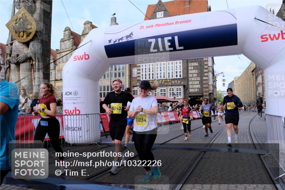 13.09.2026 - 21. swb-Marathon Bremen Tim E. http://msf.ph/oto/10322226 13.09.2026 10:59:17 Ziel 10254, 10383, 10415, 10427, 10477, 10485, 10668, 10787, 10794, 10832, 10843, 10948, 11034, 11267, 11278, 11602, 11913, 12015, 12127, 12130, 12131, 12176, 12200, 12271, 12297, 12414 meine-sportfotos.de