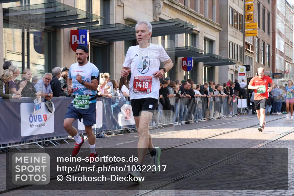 13.09.2026 - 21. swb-Marathon Bremen Strokosch-Dieckow http://msf.ph/oto/10322317 13.09.2026 13:18:32 Ziel 307, 2324, 2948, 3631, 4120, 4413, 4642, 4916, 5277, 5867, 6310, 6787, 7104, 7154, 7163, 7602, 7791, 8743, 9327, 9833, 13184, 465, 1146, 1419, 2055, 3458, 4413, 5307, 5460, 6293, 6294, 6818, 7245, 7491, 7731, 7954, 8404, 8540, 8872, 9019, 9134, 9275, 10065, 13150 meine-sportfotos.de
