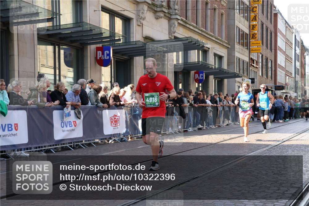 13.09.2026 - 21. swb-Marathon Bremen Strokosch-Dieckow http://msf.ph/oto/10322396 13.09.2026 13:18:35 Ziel 307, 2007, 4120, 4916, 5277, 5867, 6310, 6787, 7104, 7154, 7163, 7602, 7647, 7686, 7791, 8743, 9327, 9512, 9833, 13184, 465, 1146, 1419, 2055, 2324, 2948, 3631, 4413, 4642, 5307, 5460, 6293, 6294, 6818, 7245, 7491, 7731, 7954, 8404, 8540, 8872, 9019, 9275, 9833, 13150 meine-sportfotos.de