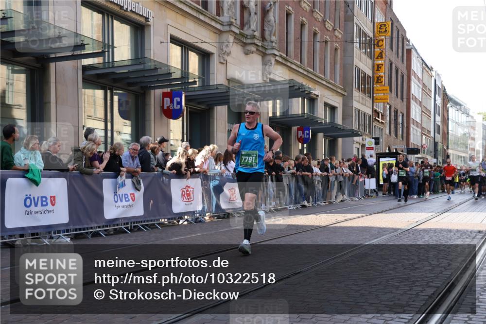 13.09.2026 - 21. swb-Marathon Bremen Strokosch-Dieckow http://msf.ph/oto/10322518 13.09.2026 13:18:39 Ziel 307, 2007, 4857, 4916, 5277, 6137, 6310, 7104, 7154, 7163, 7602, 7647, 7686, 7791, 9512, 13184, 465, 1146, 1419, 2055, 2324, 2948, 3631, 4120, 4413, 4642, 5307, 5460, 5867, 6293, 6294, 6787, 6818, 7245, 7491, 7731, 8404, 8540, 8743, 8872, 9019, 9275, 9327, 9833, 13150 meine-sportfotos.de