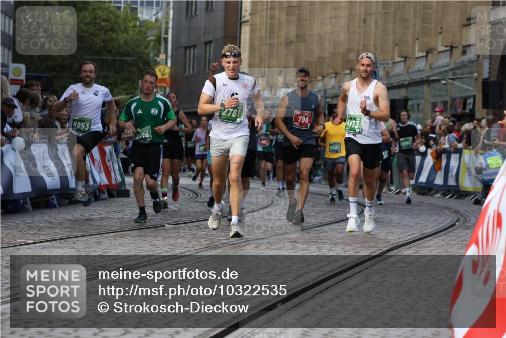 13.09.2026 - 21. swb-Marathon Bremen Strokosch-Dieckow http://msf.ph/oto/10322535 13.09.2026 13:24:48 Ziel 789, 790, 1250, 1582, 2295, 3375, 3524, 3994, 4000, 4559, 5572, 5668, 5669, 5929, 5953, 6080, 7156, 7568, 8310, 8415, 8636, 8784, 8881, 9264, 9573, 9676, 10069, 10071, 10097, 972, 1264, 2761, 3015, 4113, 4507, 4973, 6079, 6360, 6544, 6943, 7409, 7854, 8853, 9152 meine-sportfotos.de