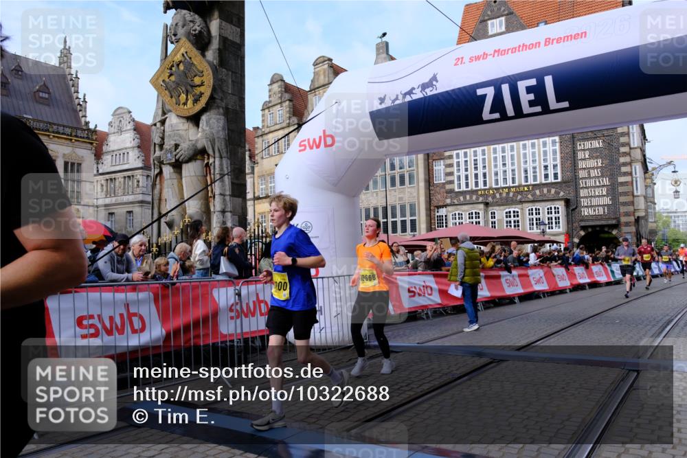 13.09.2026 - 21. swb-Marathon Bremen Tim E. http://msf.ph/oto/10322688 13.09.2026 10:59:26 Ziel 10383, 10415, 10427, 10477, 10492, 10668, 10843, 11034, 11086, 11125, 11301, 11302, 11500, 11602, 11913, 12015, 12118, 12127, 12131, 12200, 12271, 12297, 12541 meine-sportfotos.de