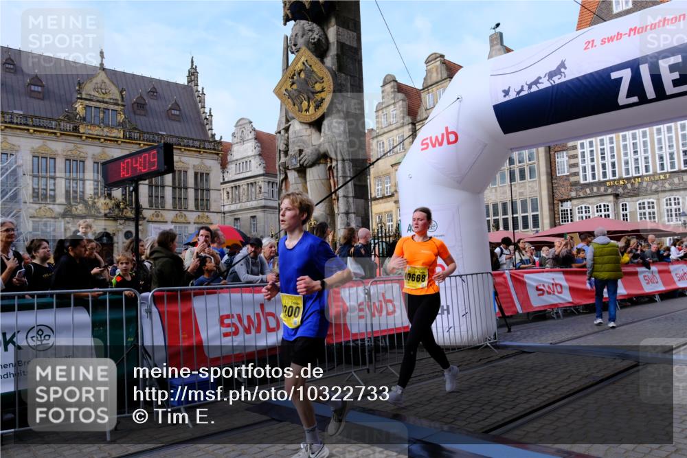 13.09.2026 - 21. swb-Marathon Bremen Tim E. http://msf.ph/oto/10322733 13.09.2026 10:59:26 Ziel 10383, 10415, 10427, 10477, 10492, 10668, 10843, 11034, 11086, 11125, 11301, 11302, 11500, 11602, 11913, 12015, 12118, 12127, 12131, 12200, 12271, 12297, 12541 meine-sportfotos.de