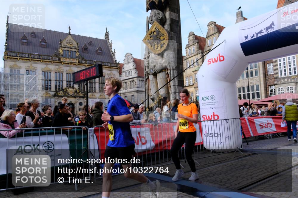 13.09.2026 - 21. swb-Marathon Bremen Tim E. http://msf.ph/oto/10322764 13.09.2026 10:59:26 Ziel 10383, 10415, 10427, 10477, 10492, 10668, 10843, 11034, 11086, 11125, 11301, 11302, 11500, 11602, 11913, 12015, 12118, 12127, 12131, 12200, 12271, 12297, 12541 meine-sportfotos.de