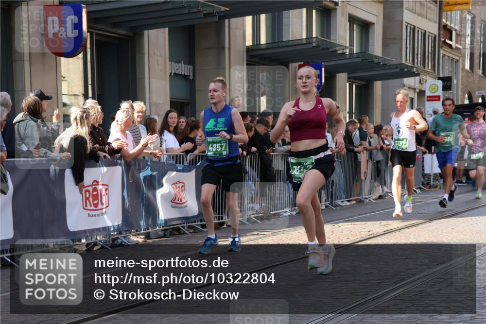 13.09.2026 - 21. swb-Marathon Bremen Strokosch-Dieckow http://msf.ph/oto/10322804 13.09.2026 13:18:49 Ziel 189, 666, 1599, 2007, 2390, 2423, 2535, 3508, 4819, 4857, 4916, 5172, 6008, 6137, 6310, 6633, 7154, 7647, 7686, 7754, 7791, 9512, 9552, 9805, 13184, 307, 465, 2324, 2948, 3631, 4120, 4413, 4642, 5277, 5867, 6787, 6818, 7104, 7163, 7245, 7602, 7731, 8404, 8540, 8743, 8872, 9019, 9275, 9327, 9833 meine-sportfotos.de
