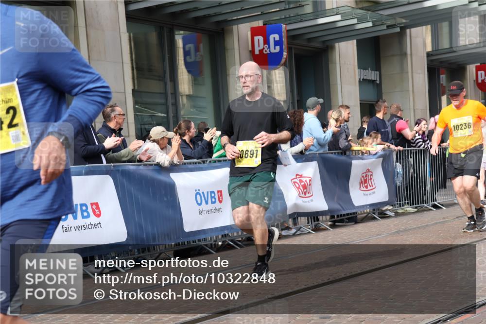 13.09.2026 - 21. swb-Marathon Bremen Strokosch-Dieckow http://msf.ph/oto/10322848 13.09.2026 10:59:43 Ziel 10175, 10236, 10691, 10758, 10867, 11054, 11056, 11071, 11089, 11158, 11159, 11160, 11250, 11259, 11427, 11445, 11453, 11524, 11525, 11528, 11587, 11588, 11589, 11637, 11803, 11879, 11904, 11907, 12123, 12238, 12239, 12242, 12243, 12274, 12352, 12388, 10147, 10355, 10377, 10669, 10745, 10922, 10928, 10929, 11056, 11089, 11151, 11194, 11207, 11419, 11501, 11519, 11594, 11803, 11873, 12138, 12295, 12481 meine-sportfotos.de