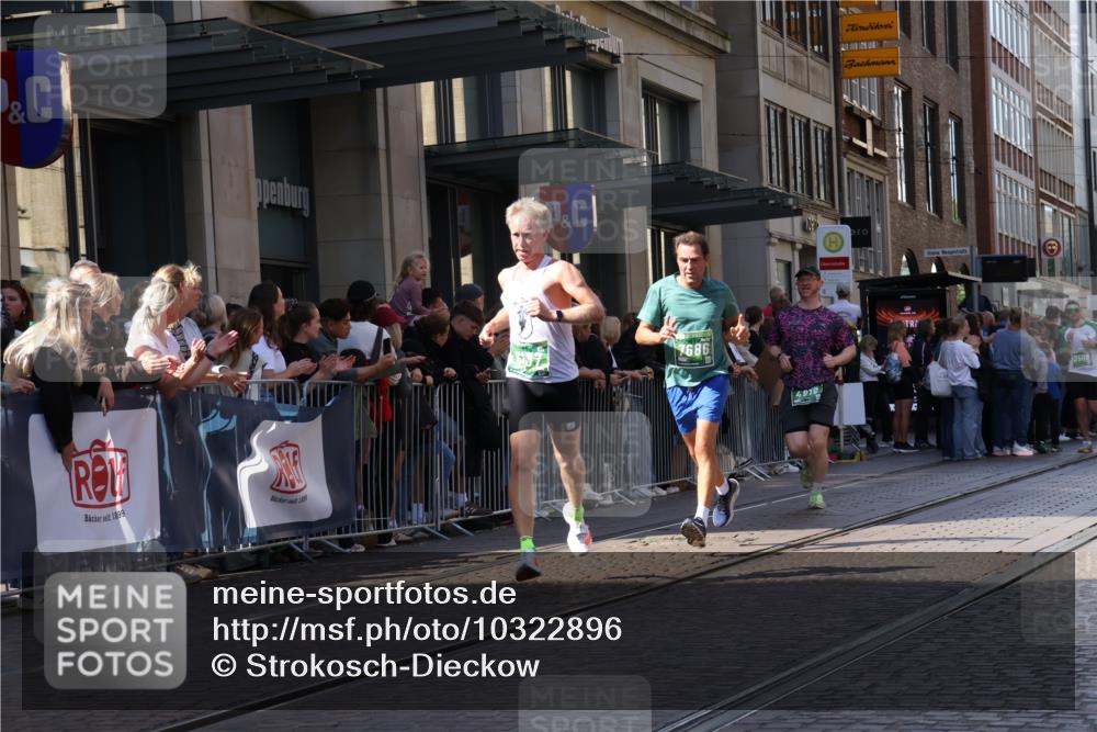 13.09.2026 - 21. swb-Marathon Bremen Strokosch-Dieckow http://msf.ph/oto/10322896 13.09.2026 13:18:50 Ziel 189, 666, 1599, 2007, 2390, 2423, 2535, 3182, 3508, 4819, 4857, 4916, 5172, 6008, 6137, 6310, 6633, 7154, 7647, 7686, 7754, 7791, 9512, 9552, 9638, 9805, 13184, 307, 465, 2324, 2948, 3631, 4120, 4413, 4642, 4916, 5277, 5867, 6787, 7104, 7163, 7245, 7602, 7731, 8404, 8540, 8743, 8872, 9019, 9275, 9327, 9833 meine-sportfotos.de