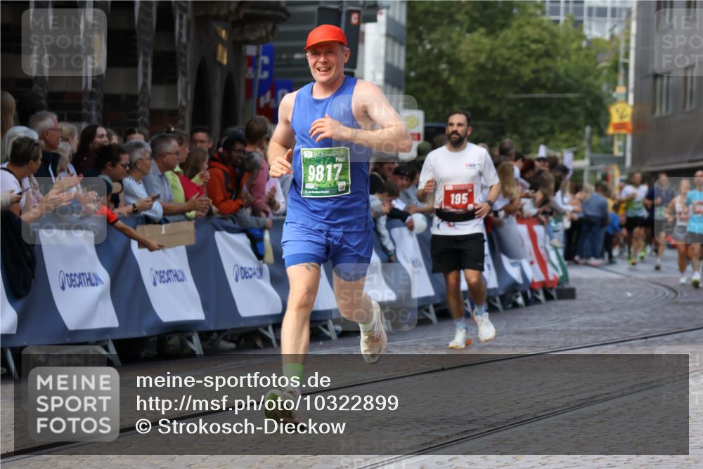 13.09.2026 - 21. swb-Marathon Bremen Strokosch-Dieckow http://msf.ph/oto/10322899 13.09.2026 13:10:01 Ziel 195, 567, 2750, 4473, 4782, 9241, 9277, 9804, 623, 957, 9817 meine-sportfotos.de