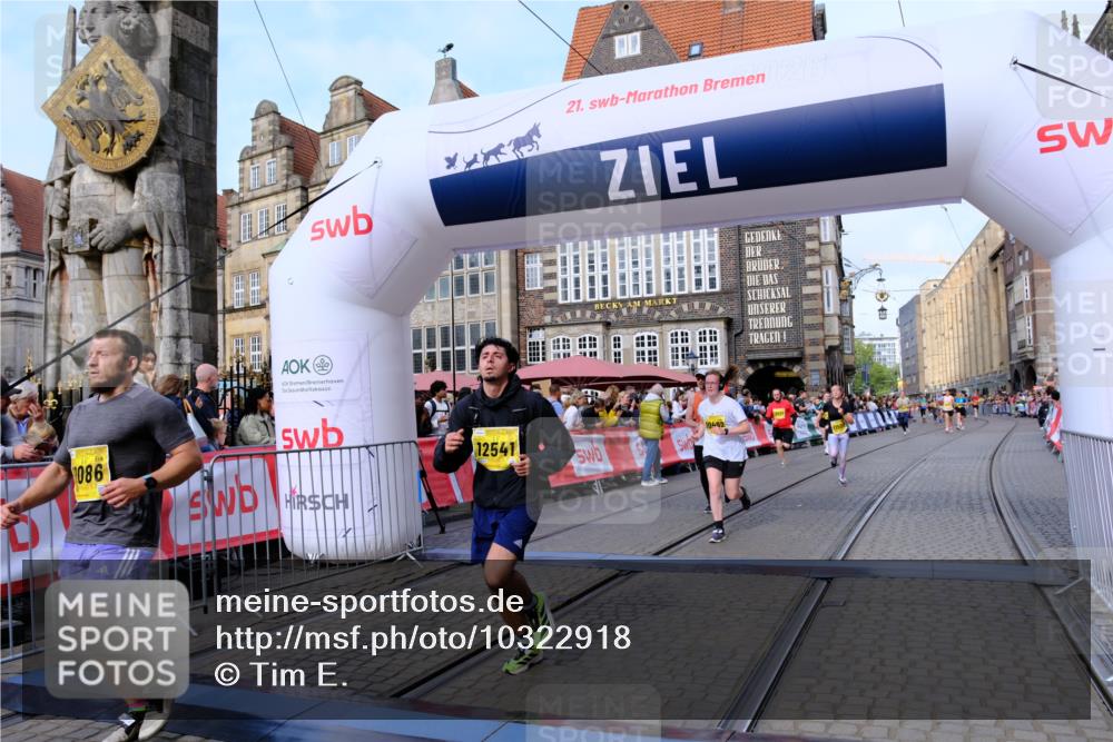 13.09.2026 - 21. swb-Marathon Bremen Tim E. http://msf.ph/oto/10322918 13.09.2026 10:59:33 Ziel 10377, 10415, 10492, 10668, 11086, 11125, 11301, 11302, 11500, 11873, 11913, 12118, 12200, 12267, 12537, 12541 meine-sportfotos.de